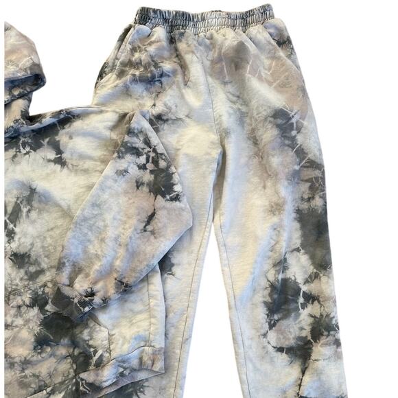Lovers & Friends - Mackenzie Marble Tie Die Hoodie & Joggers in Gray & White - Picture 3 of 7